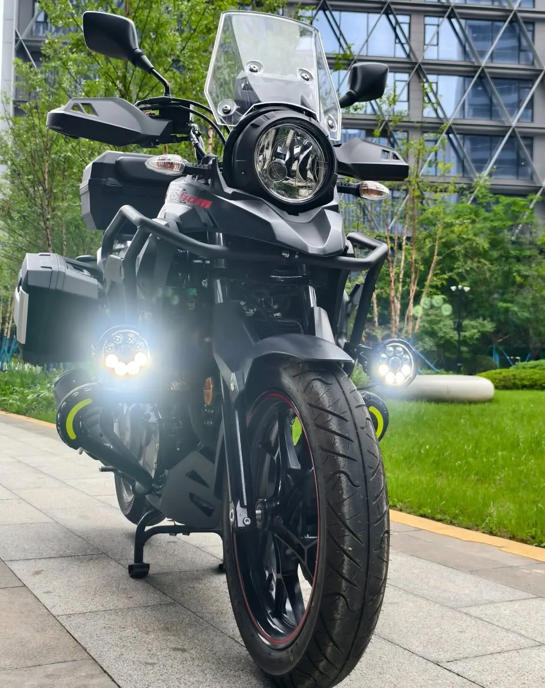 Advanced Lighting Technology in the D09 Series