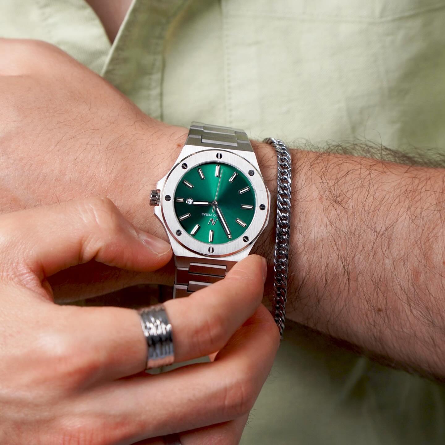 Best Gift Ideas for Him: Atolio Vegas Watches That Look Expensive (But Don’t Have to Be)