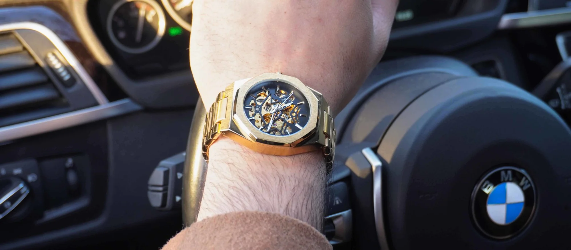 Gifting Upgrade: Packaging, Sizing, and Presentation That Makes It Feel Like a Luxury Wristwatch