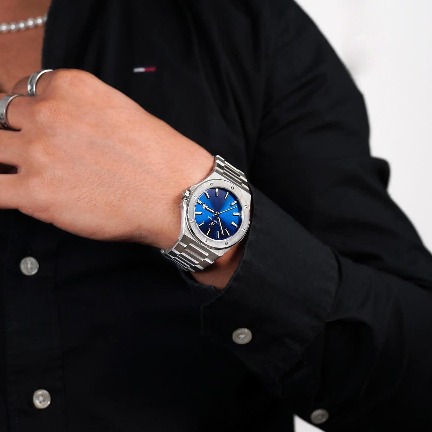 Design & Style: Does the Vegas Look ‘Premium’ on the Wrist?