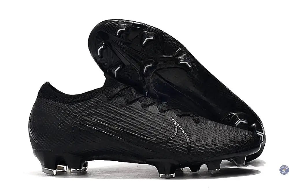 Crampon Selite Elite pack with football cleats bag and anti-slip socks