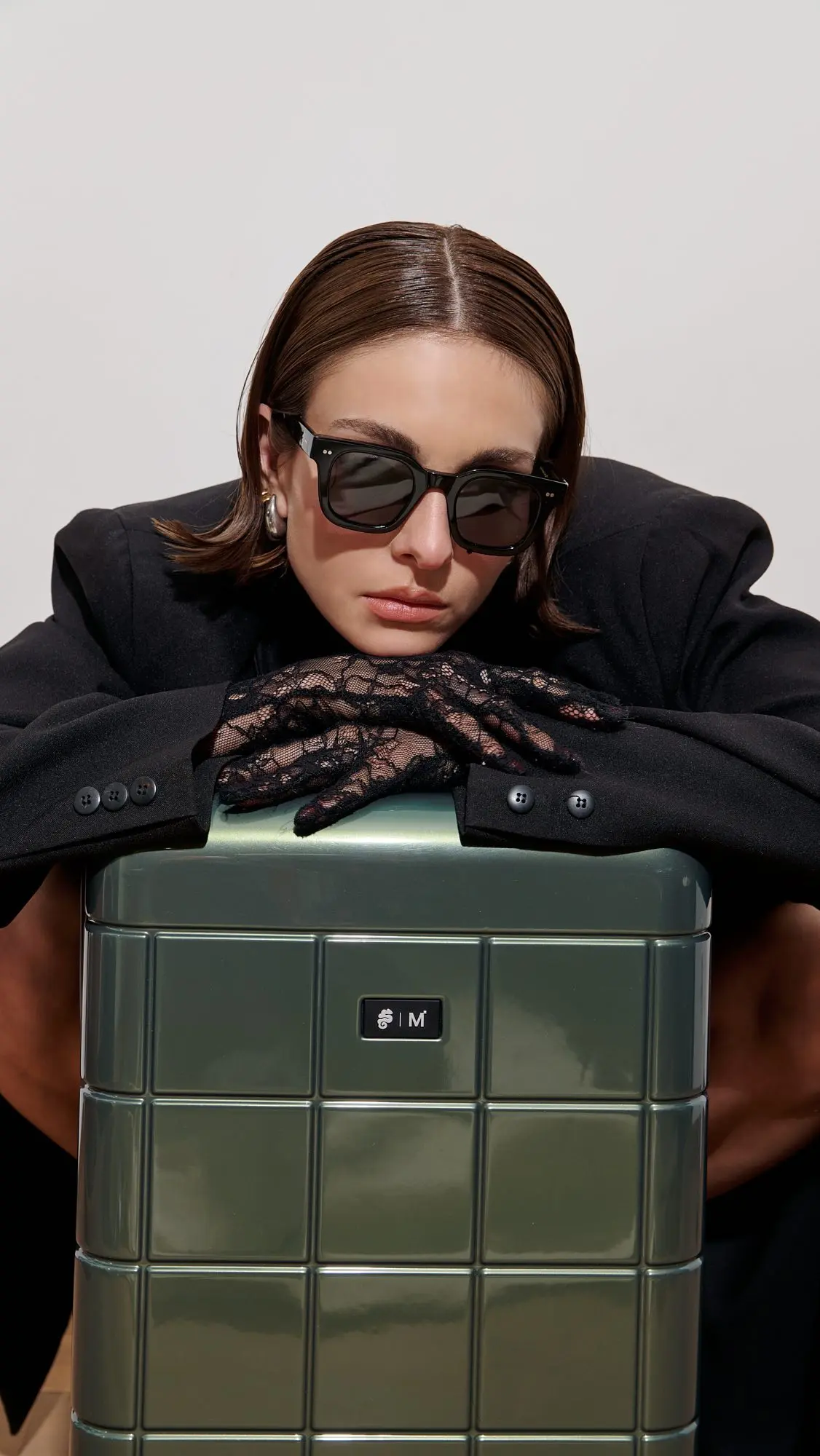 Accessorizing with Style: The Role of Accessories in Enhancing Your Wardrobe