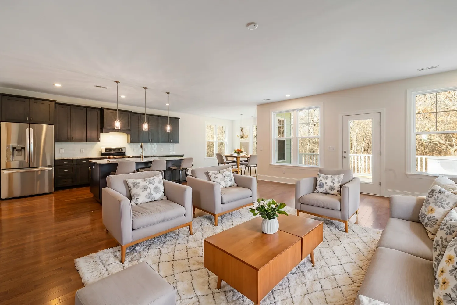 Virtual Staging AI Modern-style staged living room